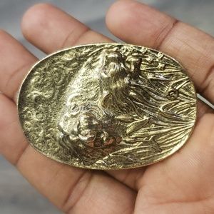 Vintage Oval Brooche Pin Animal Tiger gold brass color antiqued 3D